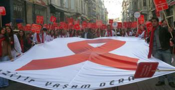 \"HIV Sosyal İlişkilerle Bulaşmaz\"